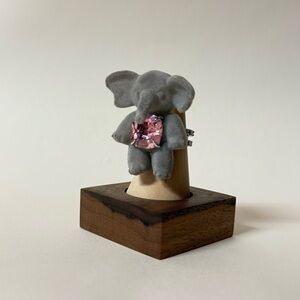 Yvmin Paradise / Gemstone Elephant Ring